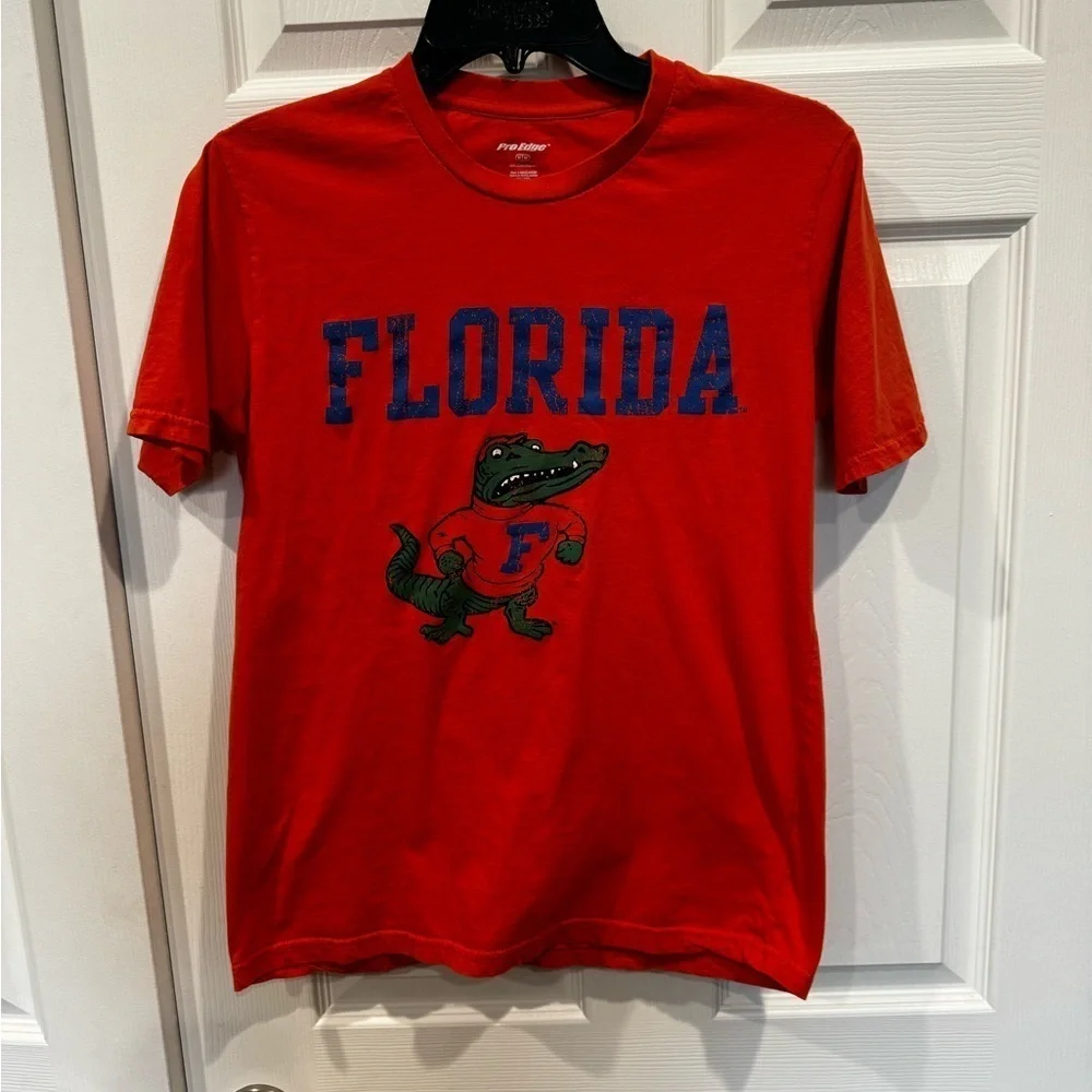 Florida Gators womens size medium t shirt EUC - Picture 3 of 5